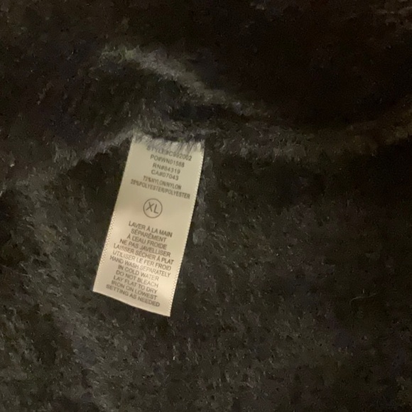 Cyrus XL black cropped soft knit medium weight hook and eye closure sweater - Picture 5 of 6